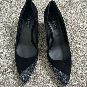 VIAJIYU  suede black pointy toe glitter front wedges size 9 minimalist